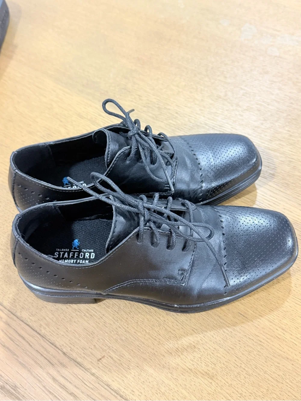 Stafford Boys’ Black Oxford Lace-Up Dress Shoes Size 2M Memory Foam